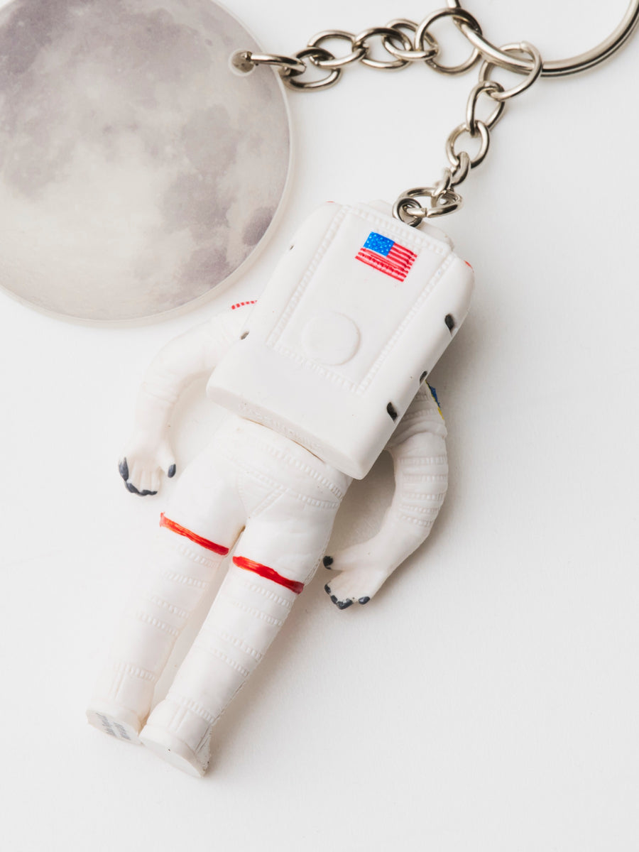 宇宙飛行士と蓄光の月 Key Charm