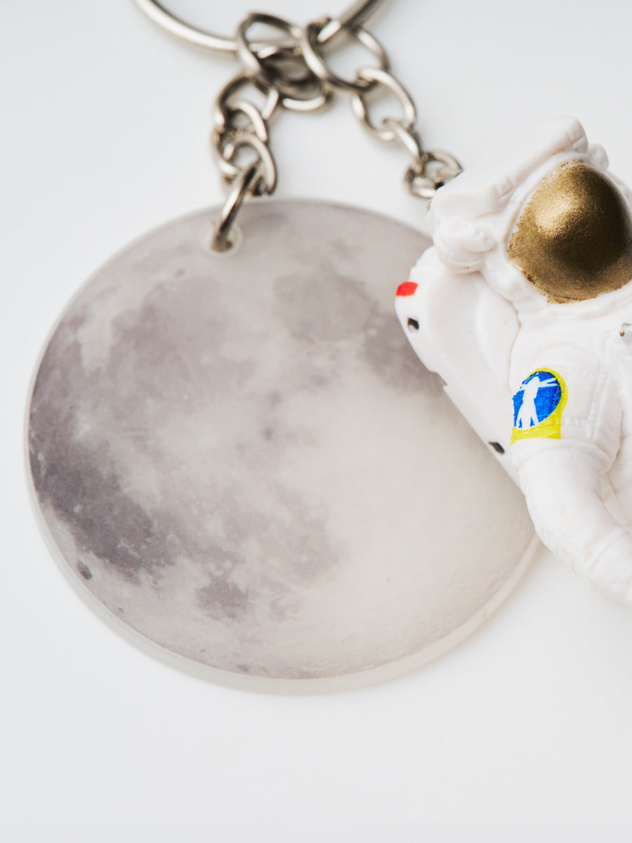 宇宙飛行士と蓄光の月 Key Charm