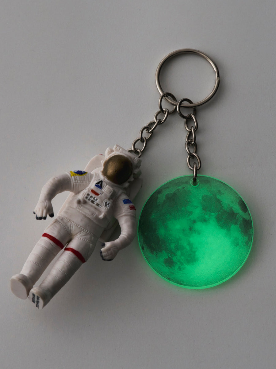 宇宙飛行士と蓄光の月 Key Charm